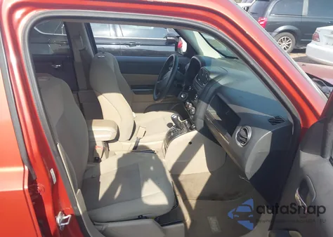 2010 Jeep Patriot Sport z USA, uszkodzony, nr VIN 1J4NT2GB6AD502628